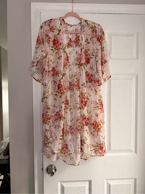 American Eagle Outfitters Pink Floral Sheer Kimono